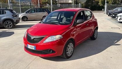 Usata Lancia Ypsilon S 69 CV (50 kW) 2018 Rosso Utilitaria