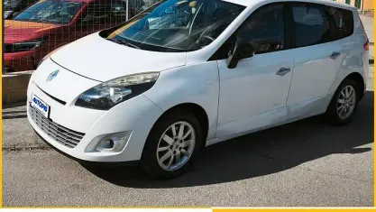 Usata Renault Scénic III Luxe 131 CV (96 kW) 2011 Bianco Monovolume