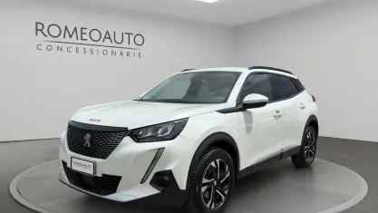 Usata Peugeot 2008 GT-line 131 CV (96 kW) 2020 Bianco SUV