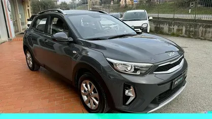 Grigio Usata 2022 Kia Stonic Urban SUV | 13.000 € (Buon prezzo)