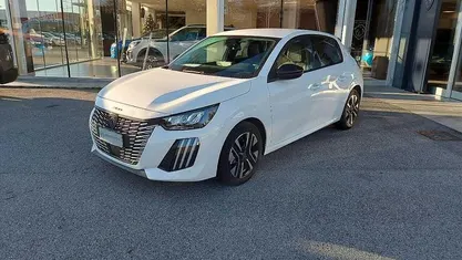Bianco Usata 2025 Peugeot 208 Allure Due volumi | 16.800 € (Buon prezzo)