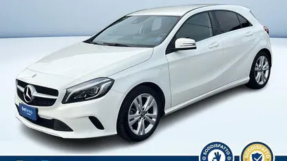 Bianco pastello Usata 2017 Mercedes A180 Tre volumi | 17.800 € (Cara)