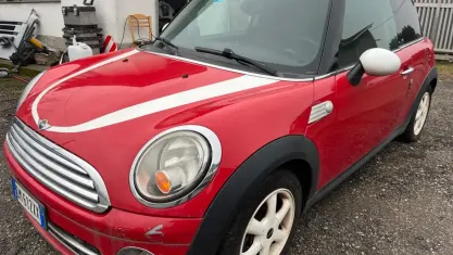 Usata Mini Cooper 109 CV (80 kW) 2008 Rosso Utilitaria
