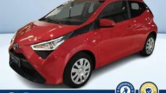 Rosso metallizzato Usata 2021 Toyota Aygo Business Edition Due volumi | 11.900 € (Buon prezzo)