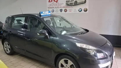 Usata Renault Scénic III 110 CV (80 kW) 2011 Grigio Monovolume