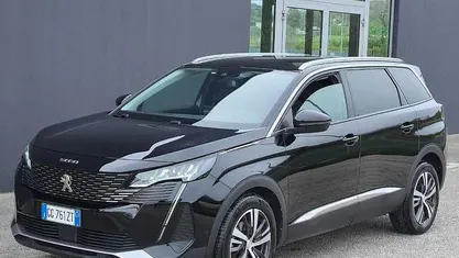 Usata 2021 Peugeot 5008 Allure SUV | 23.900 € (Buon prezzo)