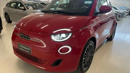 Usata Fiat 500e 42 kW (58 CV) 2025 Rosso