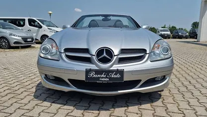 Usata Mercedes SLK200 163 CV (119 kW) 2006 Argento Cabrio