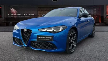 Blu Usata 2023 Alfa Romeo Giulia Veloce Tre volumi | 39.900 € (Buon prezzo)