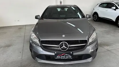 Usata Mercedes A200 135 CV (99 kW) 2017 Grigio Berlina