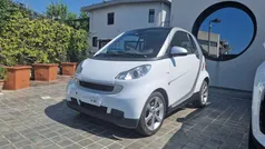 Bianco Usata 2011 Smart ForTwo Coupé Pure Due volumi | 5950 € (Buon prezzo)