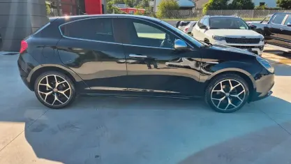 Usata Alfa Romeo Giulietta Super 120 CV (88 kW) 2019 Nero Utilitaria
