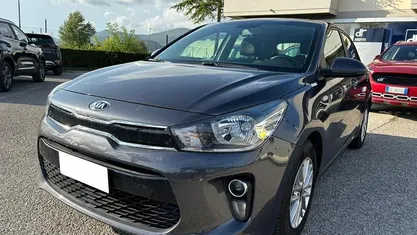 Nero Usata 2020 Kia Rio Due volumi | 12.800 € (Buon prezzo)