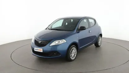 Usata Lancia Ypsilon Gold 70 CV (51 kW) 2024 Blu Utilitaria