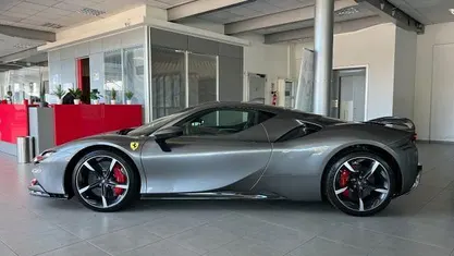 Usata Ferrari SF90 1000 CV (735 kW) 2022 Coupé