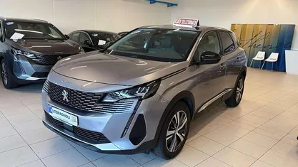 Usata Peugeot 3008 Allure 131 CV (96 kW) 2022 Argento SUV
