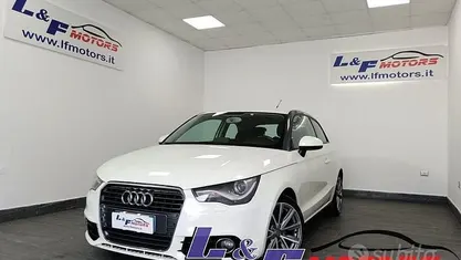 Bianco Usata 2011 Audi A1 Attraction Tre volumi | 8490 € (Buon prezzo)