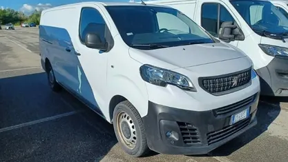 Usata Peugeot Expert Premium 140 CV (102 kW) 2024 Furgone