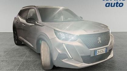 Begagnad Peugeot 2008 Allure 102 HK (75 kW) 2023 Grå SUV