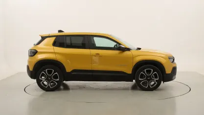 Usata Jeep Avenger Summit 101 CV (74 kW) 2025 Giallo/orogiallo/oro SUV