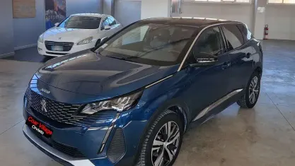 Usata Peugeot 3008 Allure 136 CV (100 kW) 2024 Blu/azzurro SUV