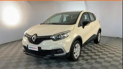 Usata Renault Captur Life 90 CV (66 kW) 2018 Beige SUV