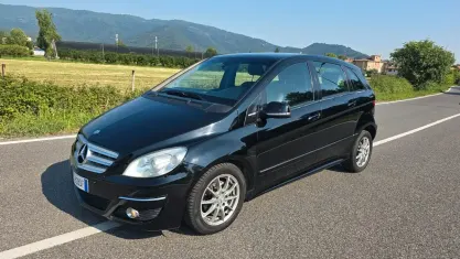 Usata Mercedes B180 116 CV (85 kW) 2010 Nero Monovolume