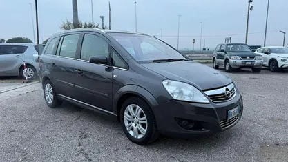 Usata Opel Zafira Cosmo 94 CV (69 kW) 2008 Monovolume