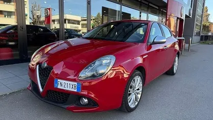 Usata Alfa Romeo Giulietta Super 120 CV (88 kW) 2018 Rosso Utilitaria