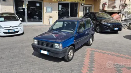 Usata Fiat Panda 4x4 Trekking 54 CV (39 kW) 1999 Bluazzurro Utilitaria