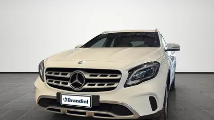 Usata Mercedes GLA180 122 CV (89 kW) 2019 Bianco SUV