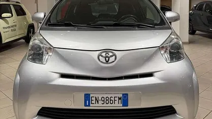 Grigio Usata 2012 Toyota iQ Sol Due volumi | 5900 € (Buon prezzo)