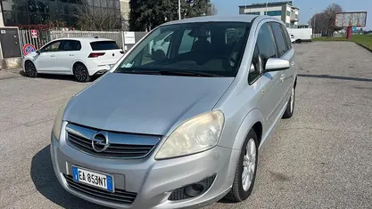 Usata Opel Zafira Cosmo 94 CV (69 kW) 2009 Grigio Monovolume