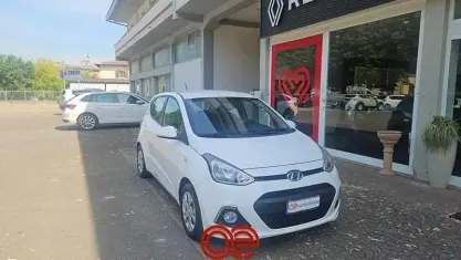Usata Hyundai i10 Comfort 67 CV (49 kW) 2016 Bianco Utilitaria