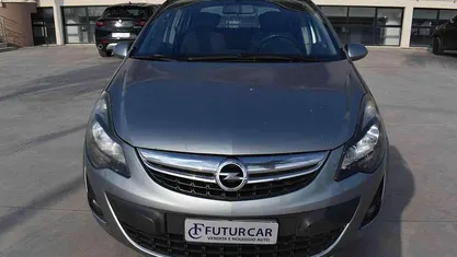 Grigio Usata 2014 Opel Corsa Tre volumi | 4200 € (Buon prezzo)