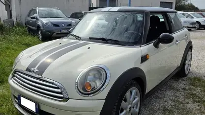 Usata Mini Cooper D 109 CV (80 kW) 2008 Bianco Utilitaria