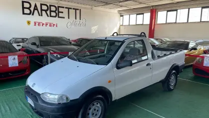 Usata Fiat Strada 63 CV (46 kW) 2002 Bianco Pick-up