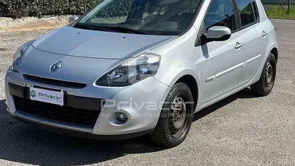 Usata Renault Clio II Dynamique 75 CV (55 kW) 2011 Grigio Utilitaria