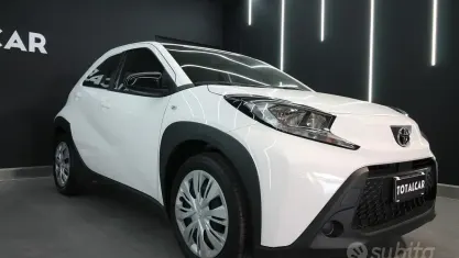 Käytetty Toyota Aygo X Active 72 HP (52 kW) 2025 Valkoinen Katumaasturi