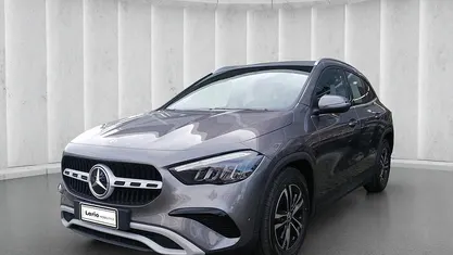 Begagnad Mercedes GLA180 Advanced Plus 136 HK (100 kW) 2023 Grå SUV