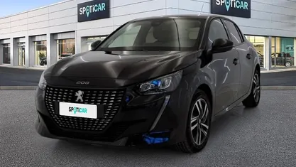 Usata Peugeot 208 Allure 101 CV (74 kW) 2023 Nero Utilitaria