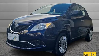 Usata Lancia Ypsilon Silver 69 CV (50 kW) 2017 Blu Utilitaria
