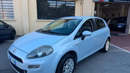 Usata Fiat Grande Punto 69 CV (50 kW) 2012 Grigio Utilitaria