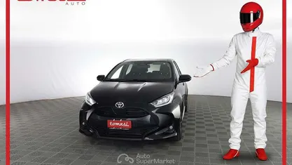Usata Toyota Yaris Hybrid Trend 92 CV (67 kW) 2025 Nero Utilitaria