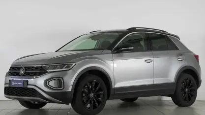 Usata VW T-Roc Sportline 110 CV (80 kW) 2023 Pyrite silver SUV