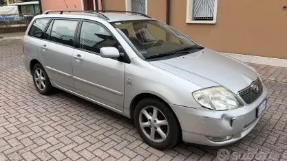 Usata Toyota Corolla 90 CV (66 kW) 2002 Grigio Station wagon