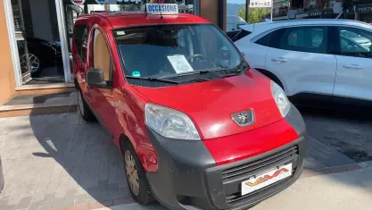 Usata Peugeot Bipper Premium 68 CV (50 kW) 2010 Rosso Monovolume