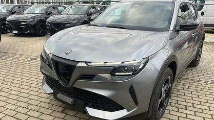 Nuova Alfa Romeo Junior Edizione Speciale 145 CV (106 kW) 2026 Grigio SUV