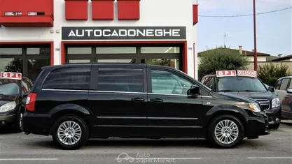 Nero Usata 2015 Lancia Voyager Platinum Monovolume | 14.950 € (Buon prezzo)