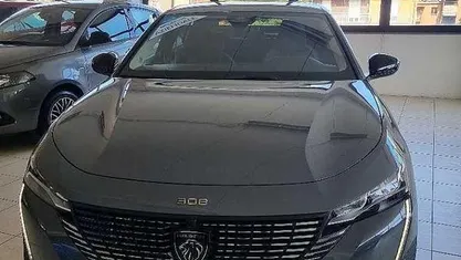 Usata 2025 Peugeot 308 Allure Tre volumi | 29.400 € (Buon prezzo)